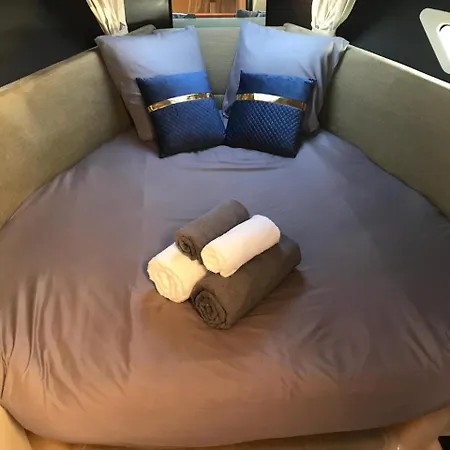 Yacht Experience Lemon Town Bateau-hôtel