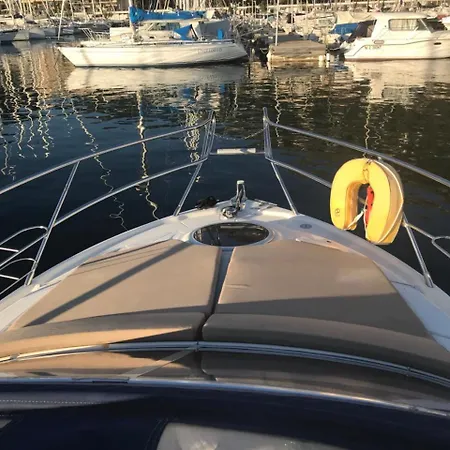 Yacht Experience Lemon Town