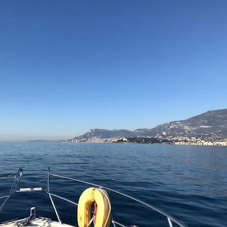 Hotel na wodzie Yacht Experience Lemon Town Mentona